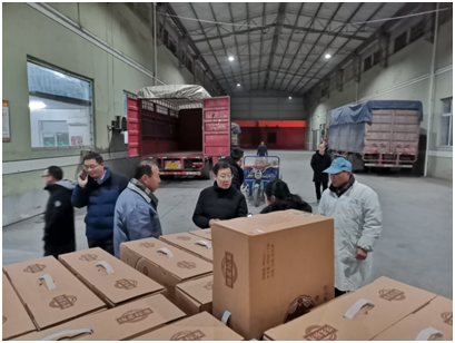 明光酒業(yè)管理團(tuán)隊(duì)看望慰問一線員工